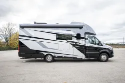 2025 Tiffin Wayfarer 25 XRW | Thumbnail Photo 2 of 21