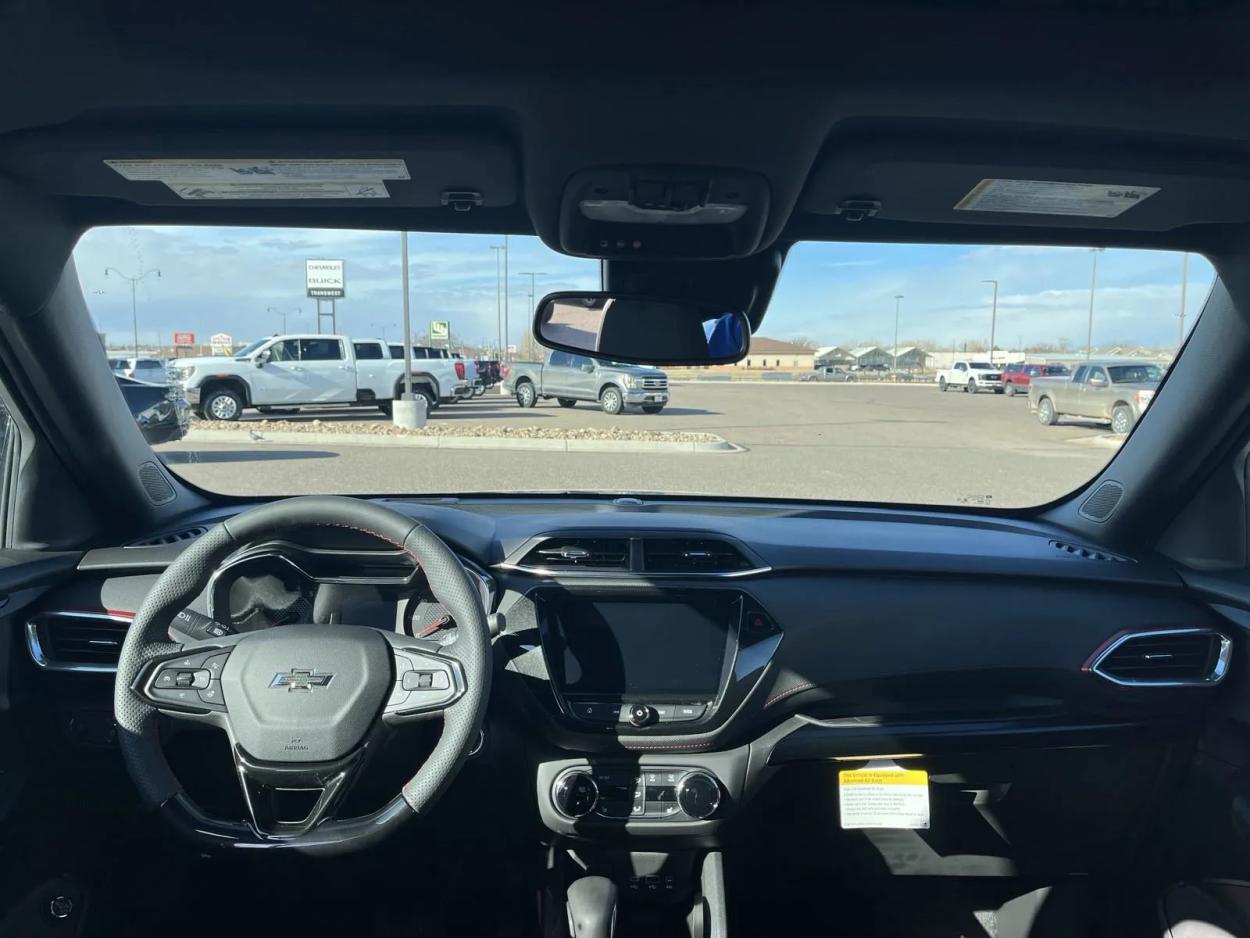 2023 Chevrolet Trailblazer RS | Photo 13 of 27