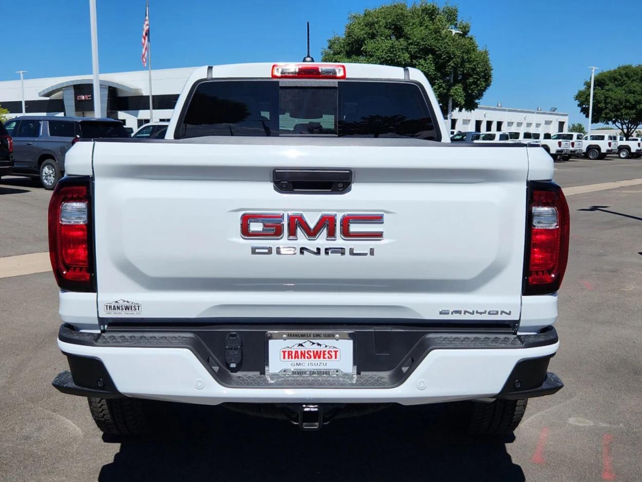 2024 GMC Canyon 4WD Denali | Photo 11 of 27