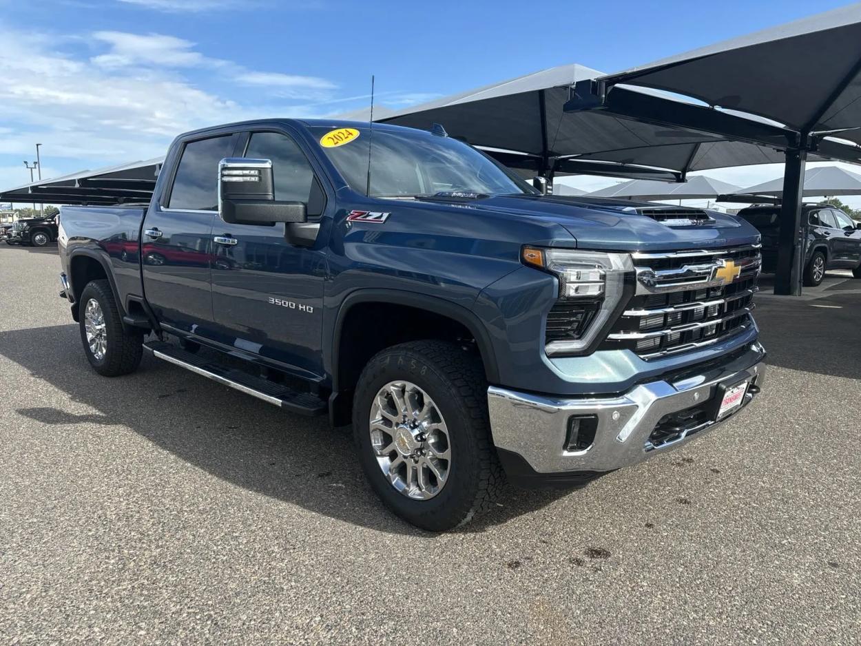 2024 Chevrolet Silverado 3500HD LTZ | Photo 6 of 23