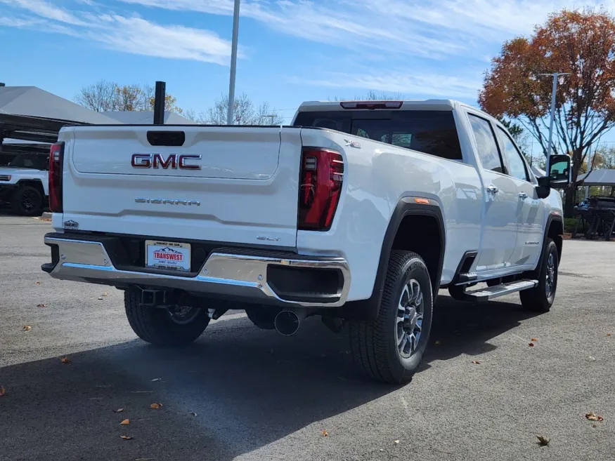 2025 GMC Sierra 3500HD SLT | Photo 2 of 31