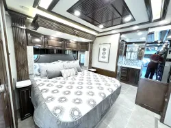 2023 Newmar Supreme Aire 4509 | Thumbnail Photo 17 of 38