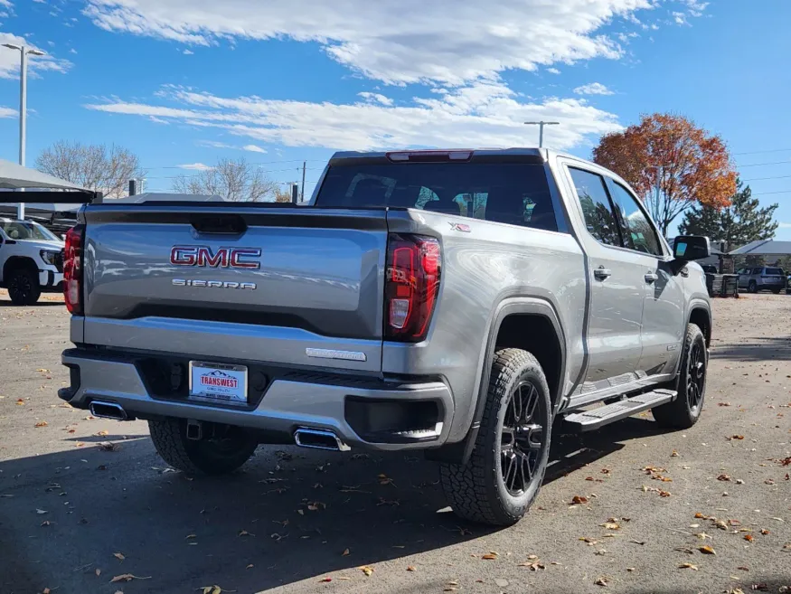 2025 GMC Sierra 1500 Elevation | Photo 2 of 30