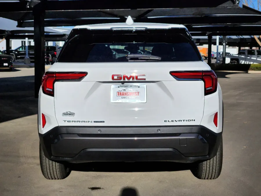 2025 GMC Terrain AWD Elevation | Photo 12 of 28