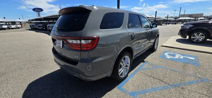 2022 Dodge Durango | Photo 5 of 30