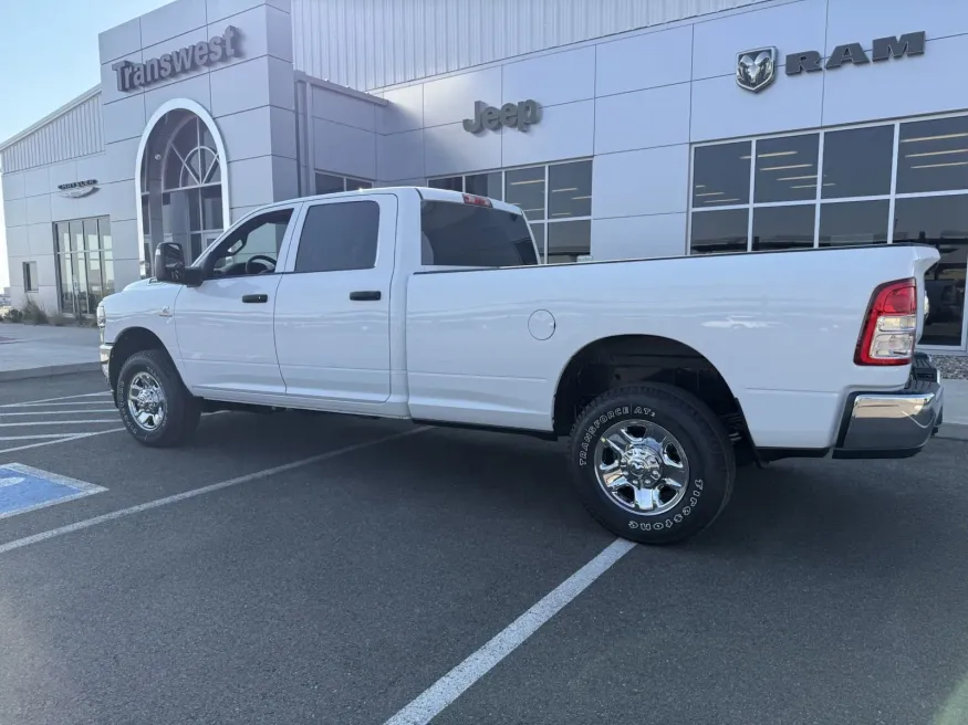 2024 RAM 3500 Tradesman | Photo 2 of 16