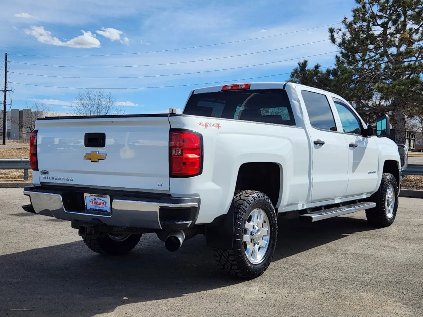 2015 Chevrolet Silverado 2500HD LT | Photo 2 of 33