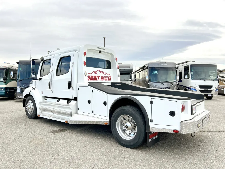 2016 Freightliner M2 112 Summit Hauler | Photo 15 of 26