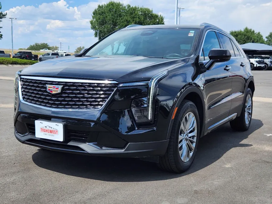 2024 Cadillac XT4 AWD Premium Luxury | Photo 3 of 29