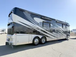 2017 Newmar King Aire 4519 | Thumbnail Photo 21 of 33