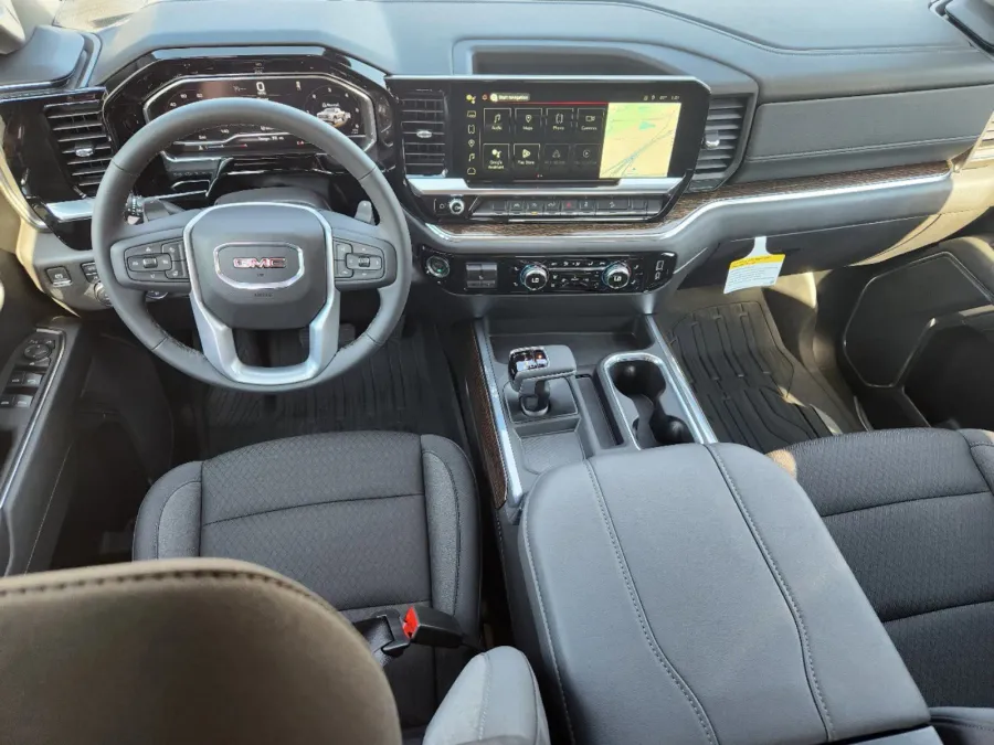 2025 GMC Sierra 1500 Elevation | Photo 12 of 30