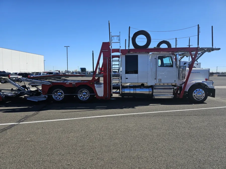 2022 Western Star 4900FA | Photo 6 of 19