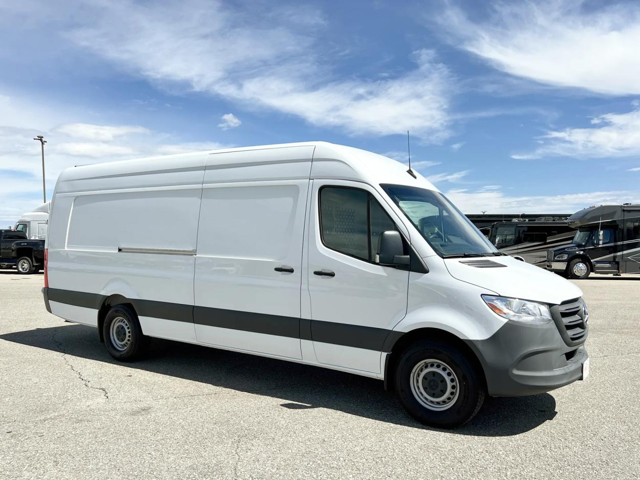 2022 Mercedes Benz Sprinter 2500 