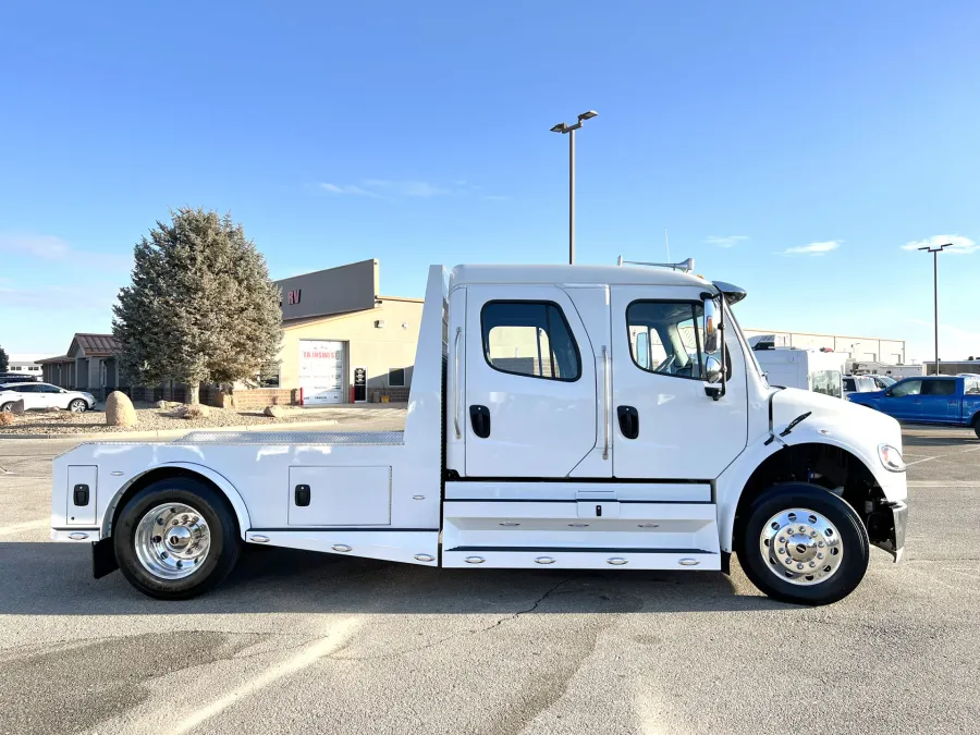 2023 Freightliner M2 106 Summit Hauler | Photo 18 of 27