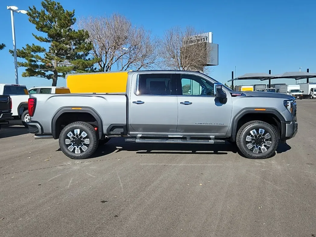 2025 GMC Sierra 2500HD Denali 