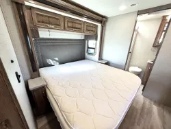 2020 Jayco Seneca 37K | Thumbnail Photo 14 of 30