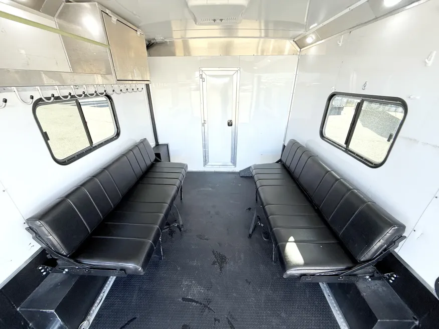 2019 Logan Coach Ultimate Sports Hauler | Photo 21 of 26