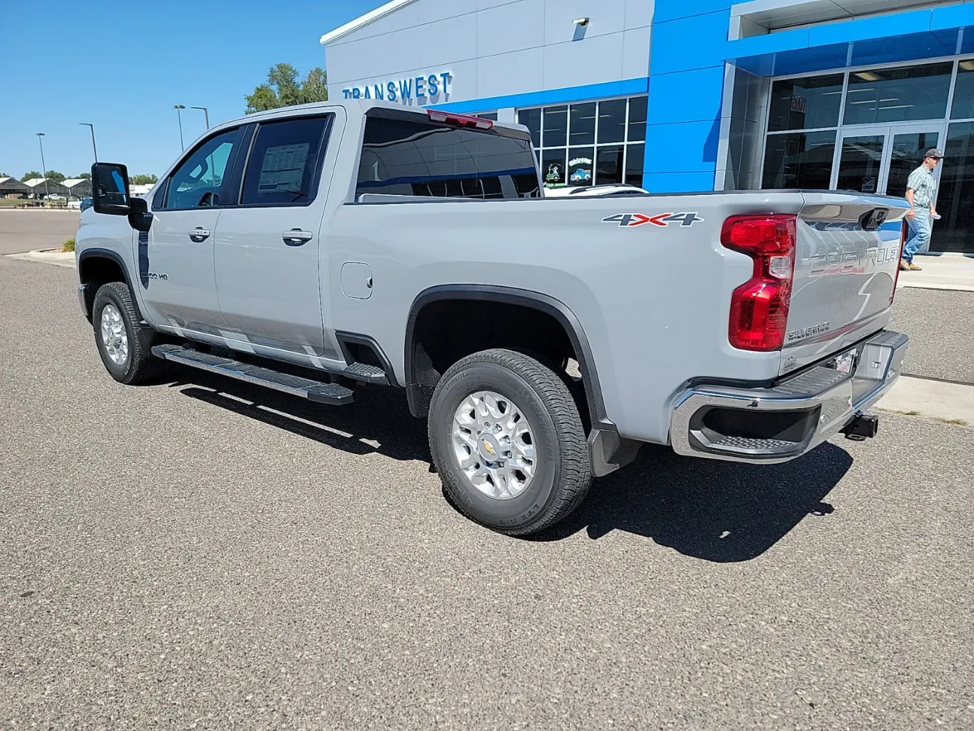 2024 Chevrolet Silverado 2500HD LT | Photo 3 of 20