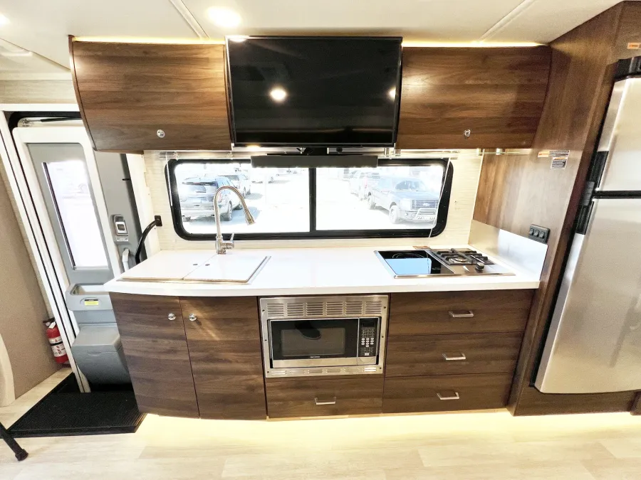 2022 Winnebago View 24D | Photo 10 of 22