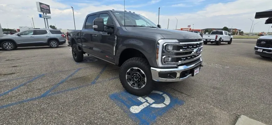 2024 Ford F-250SD | Photo 5 of 34