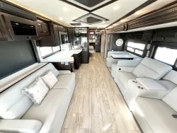 2022 Newmar Dutch Star 4081 | Thumbnail Photo 4 of 31