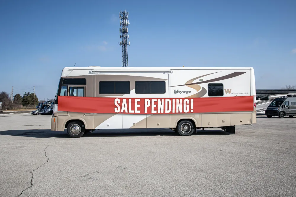 2008 Winnebago Voyage 33V