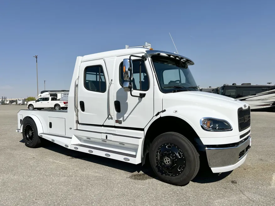 2024 Freightliner M2 106 Plus Summit Hauler | Photo 19 of 21