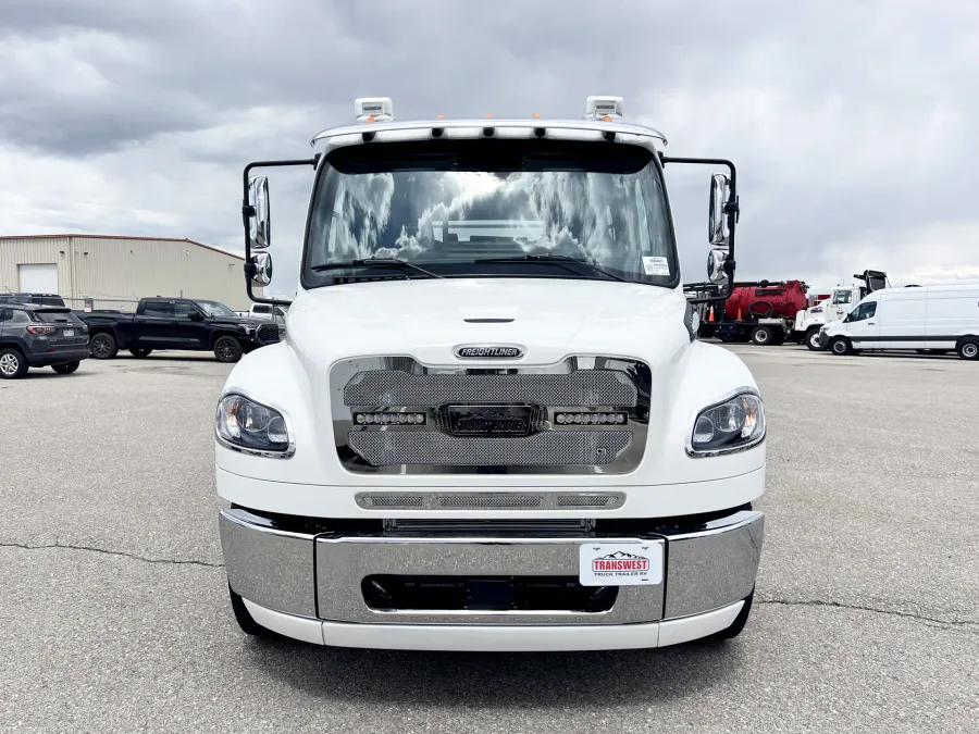 2024 Freightliner M2 106 Plus Summit Hauler | Photo 25 of 26