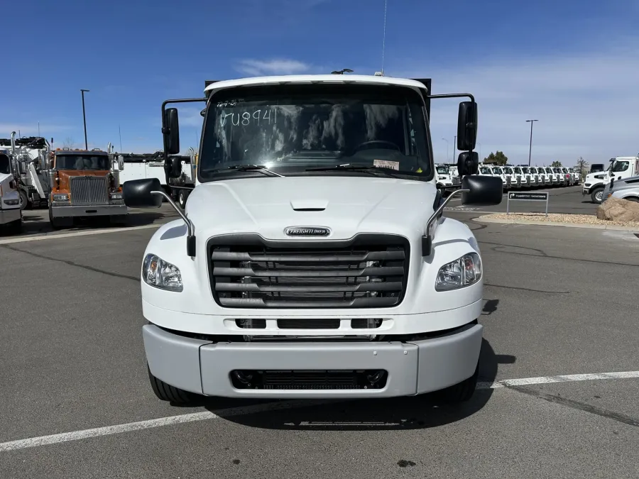 2025 Freightliner M2 106 | Photo 2 of 14