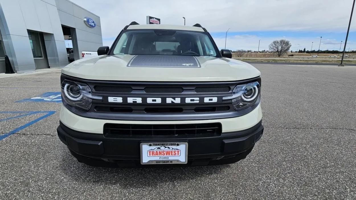 2024 Ford Bronco Sport | Photo 2 of 31