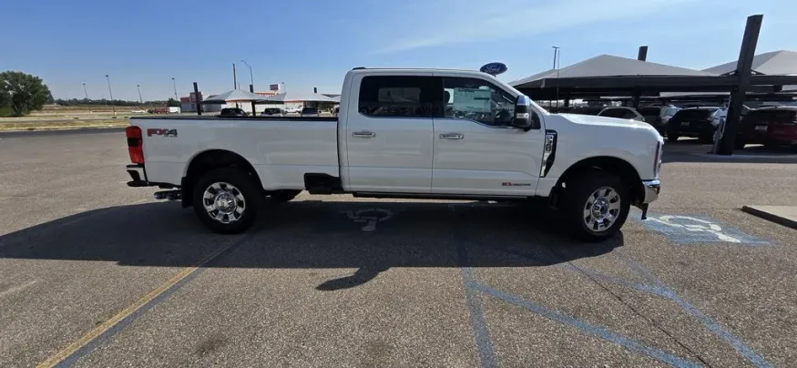 2024 Ford F-350SD | Photo 6 of 38