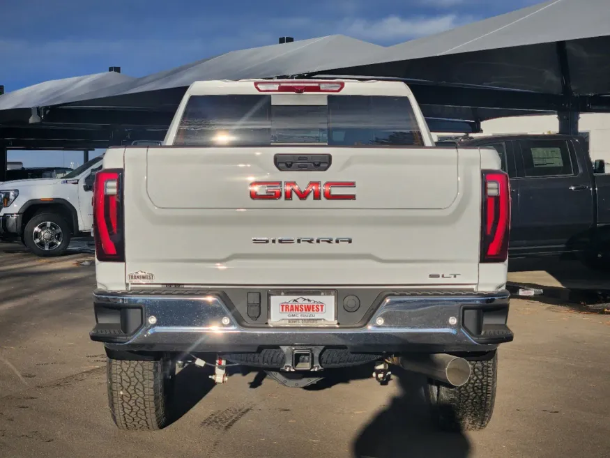 2025 GMC Sierra 2500HD SLT | Photo 13 of 32