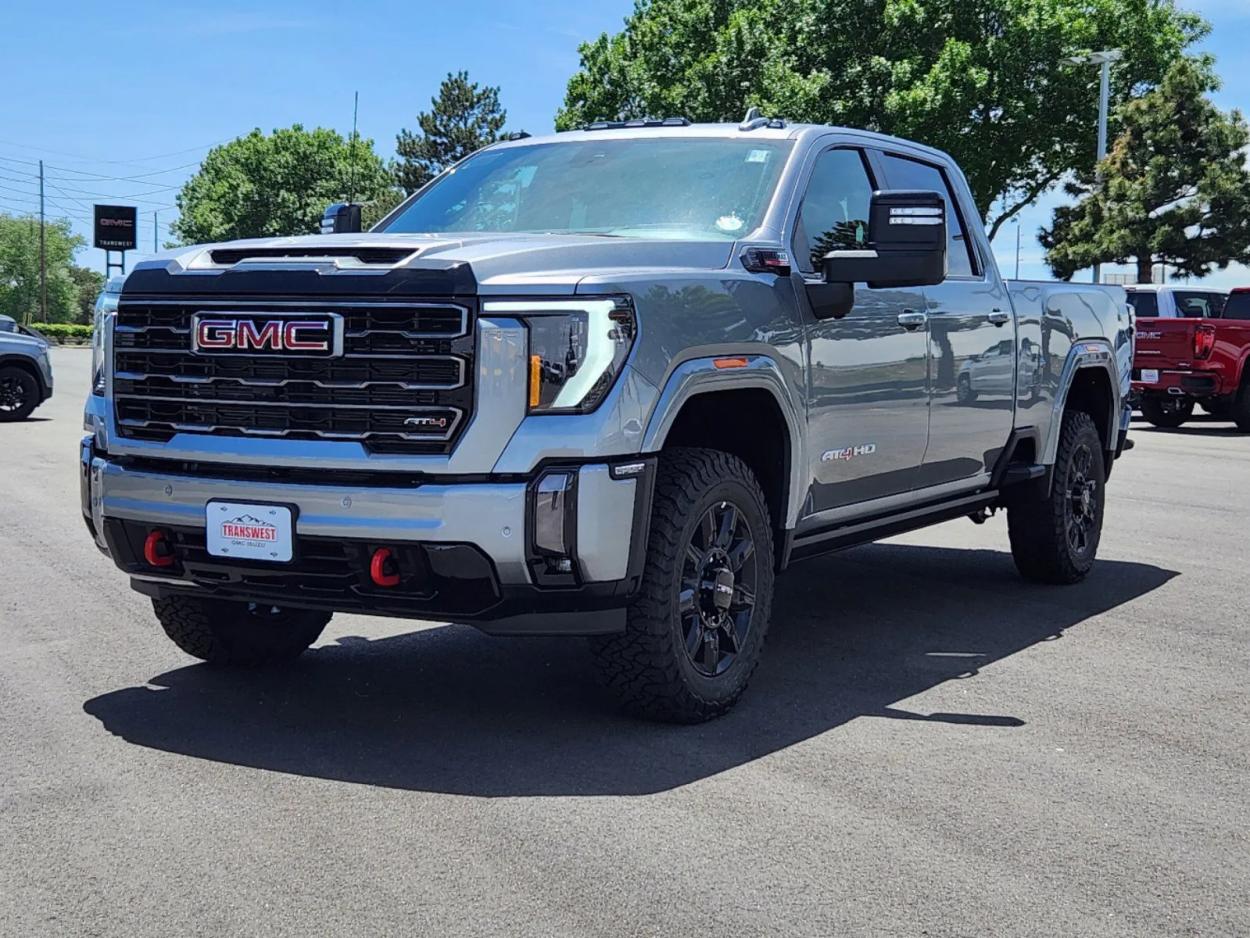 2024 GMC Sierra 2500HD AT4 | Photo 3 of 27