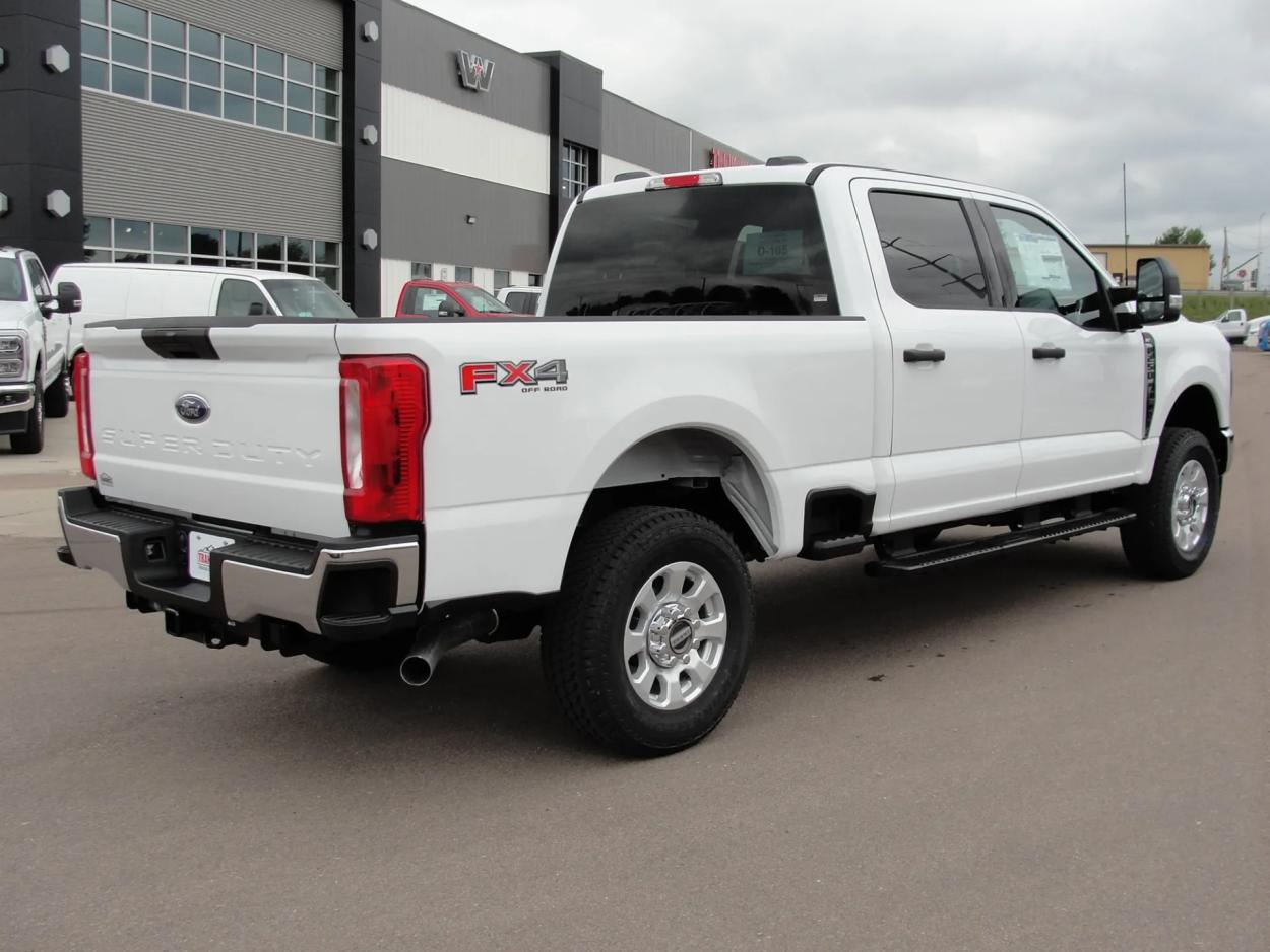 2024 Ford F-250 | Photo 5 of 18