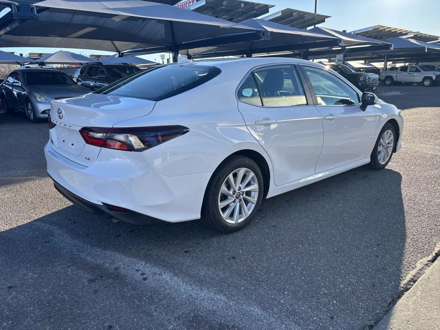 2024 Toyota Camry LE | Photo 4 of 20