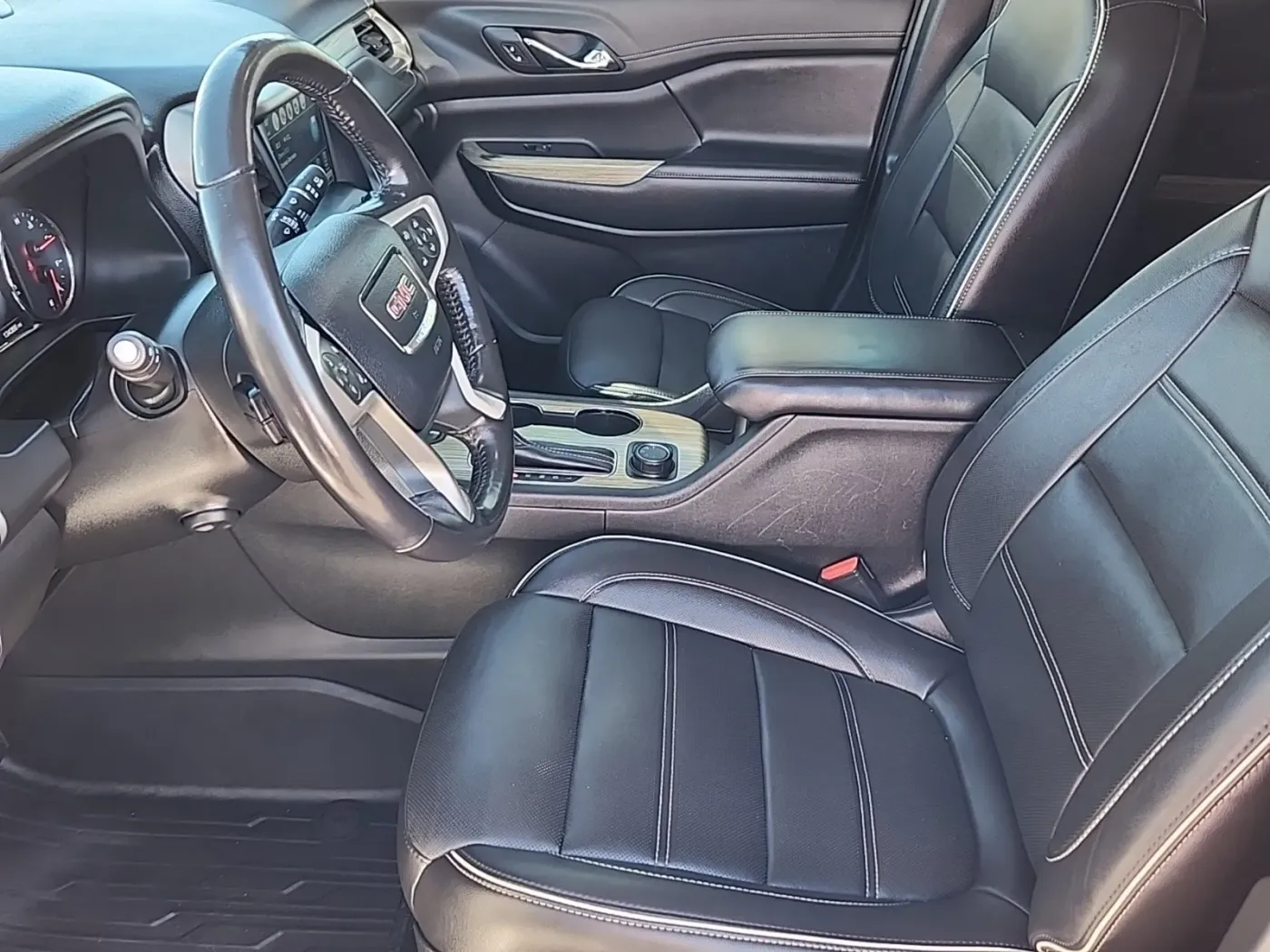 2019 GMC Acadia Denali | Photo 5 of 29