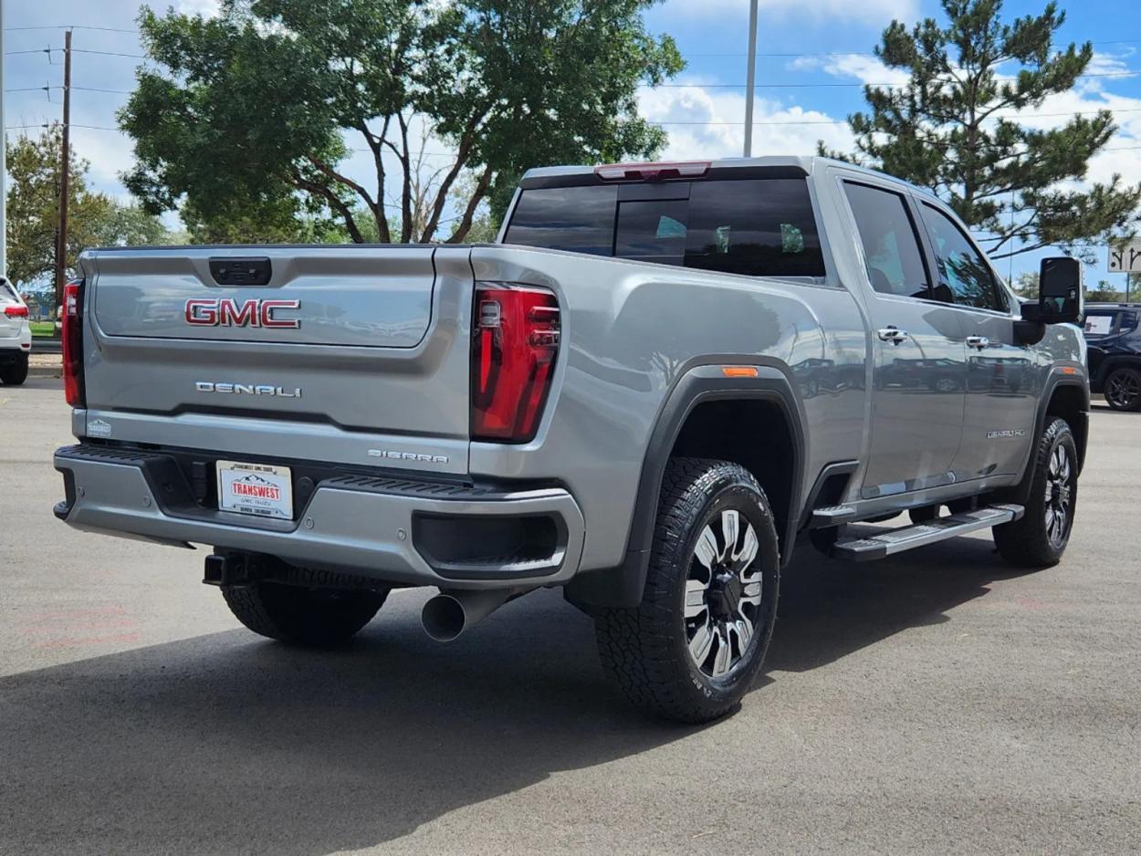 2024 GMC Sierra 2500HD Denali | Photo 2 of 31