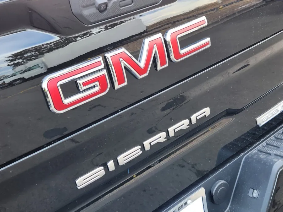 2025 GMC Sierra 1500 Elevation | Photo 14 of 31