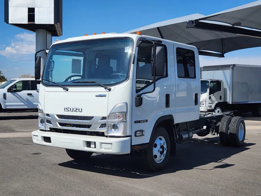 2025 Isuzu NPR | Photo 3 of 13