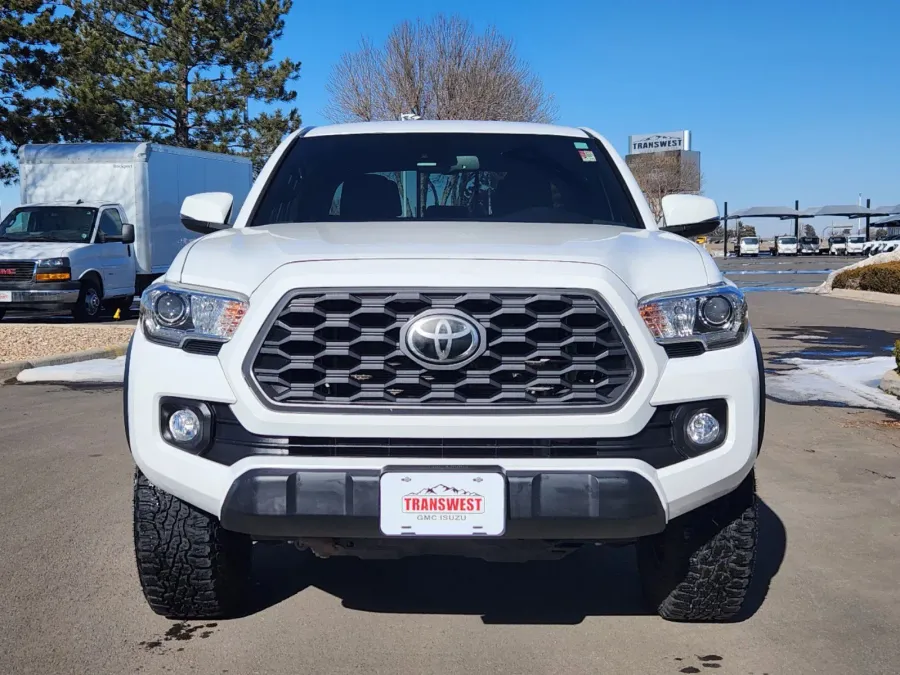 2020 Toyota Tacoma 4WD | Photo 4 of 33