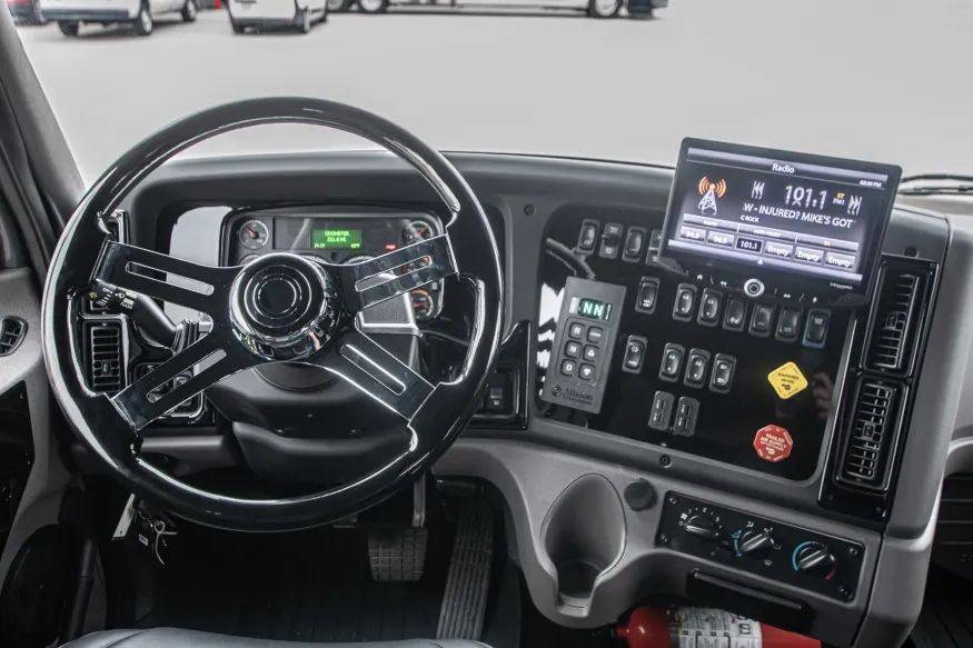 2023 Freightliner M2 106 Laredo | Photo 12 of 12