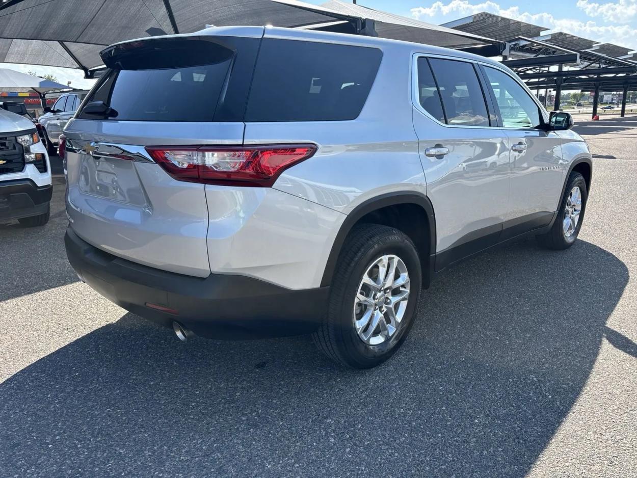 2020 Chevrolet Traverse LS | Photo 4 of 21