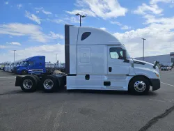 2024 Freightliner Cascadia 126 | Thumbnail Photo 4 of 18