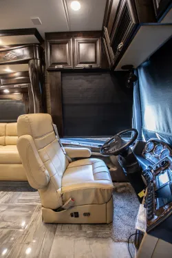 2015 Newmar London Aire 4503 | Thumbnail Photo 11 of 14