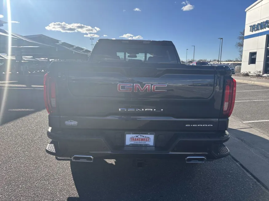 2022 GMC Sierra 1500 Denali | Photo 3 of 22