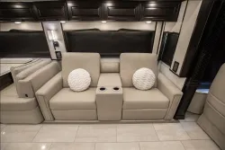 2024 Newmar London Aire 4551 | Thumbnail Photo 10 of 34