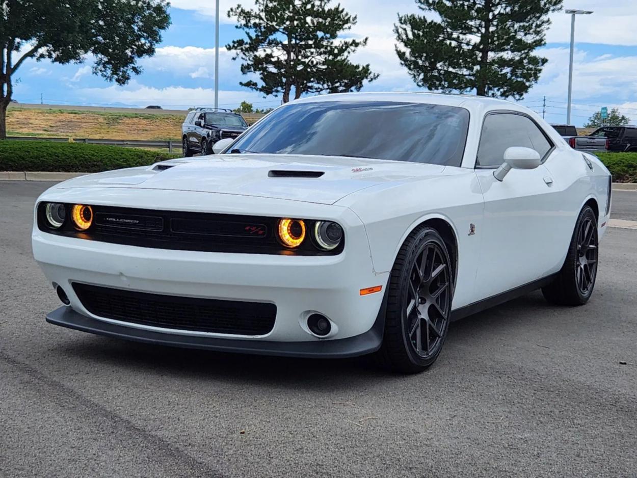 2016 Dodge Challenger R/T Scat Pack | Photo 4 of 30