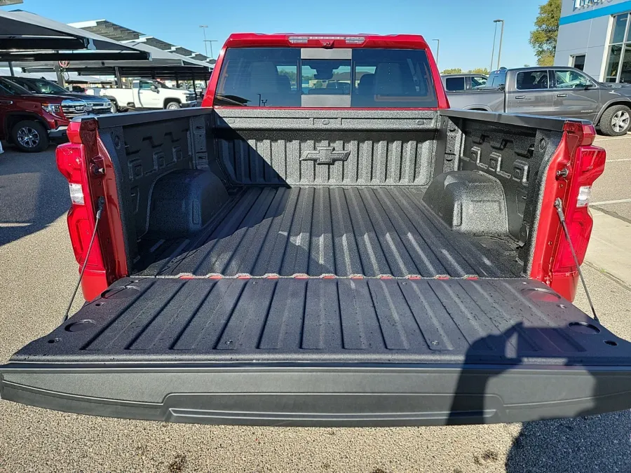 2025 Chevrolet Silverado 1500 LTZ | Photo 5 of 23