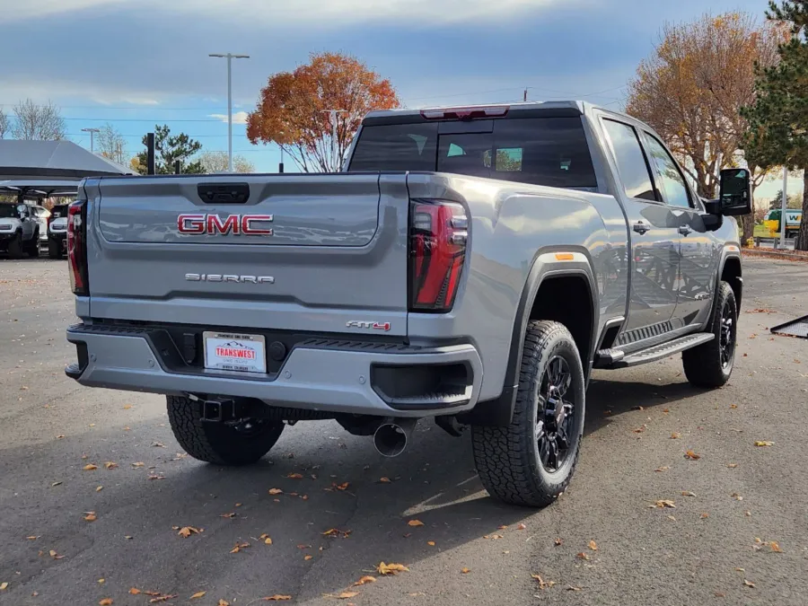 2025 GMC Sierra 2500HD AT4 | Photo 2 of 30