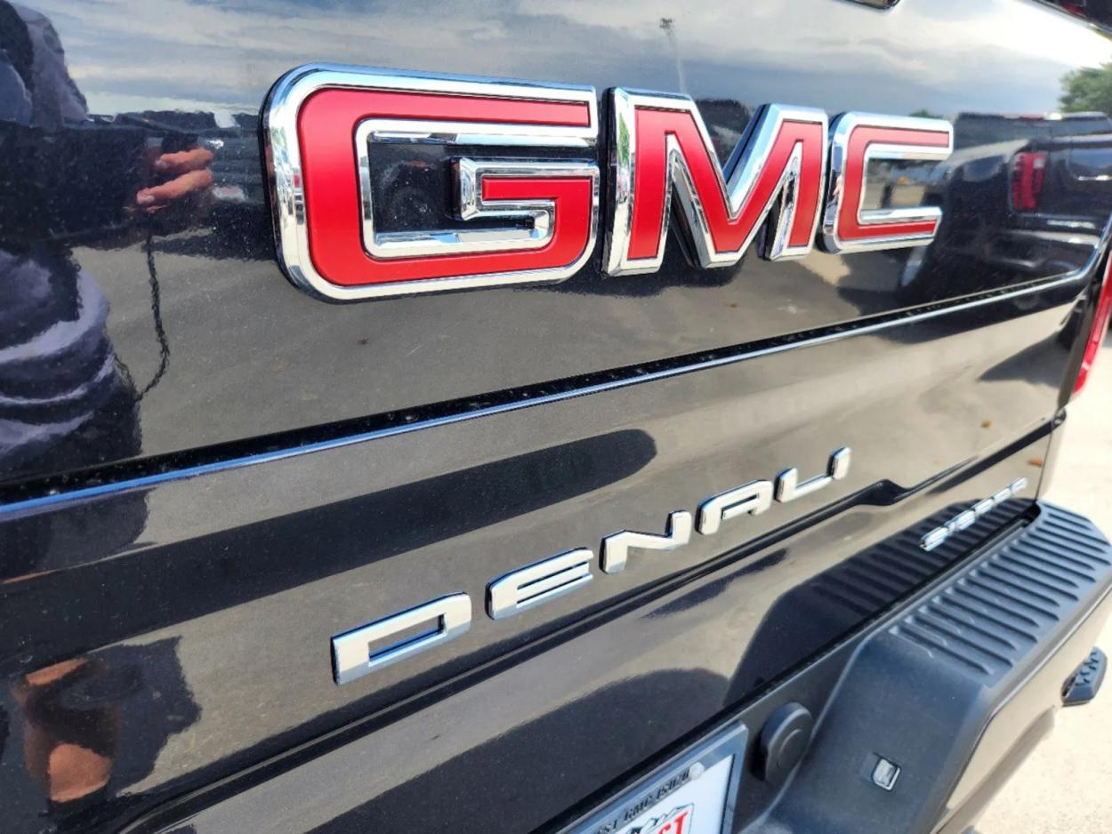 2024 GMC Sierra 1500 Denali | Photo 12 of 27